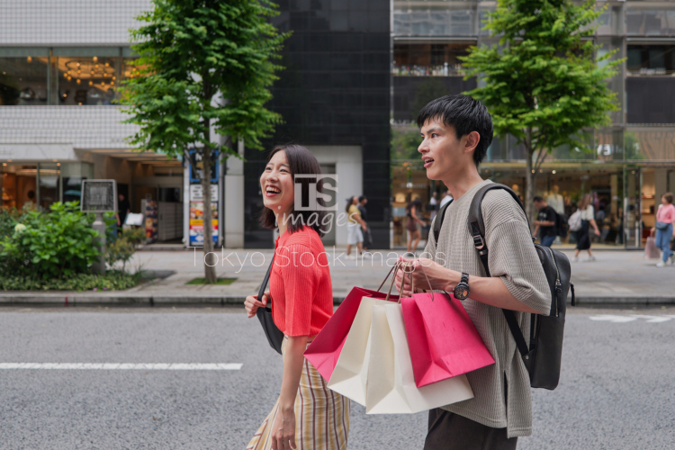 couple shopping in Ginza (10)