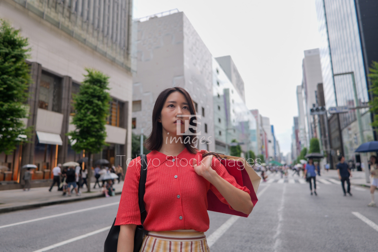 couple shopping in Ginza (11)