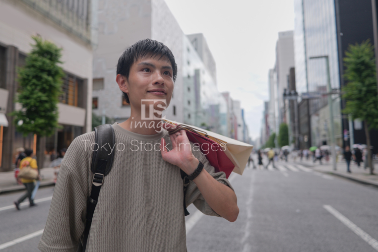 couple shopping in Ginza (13)