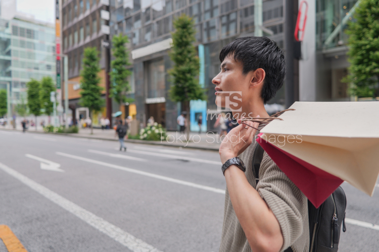 couple shopping in Ginza (15)