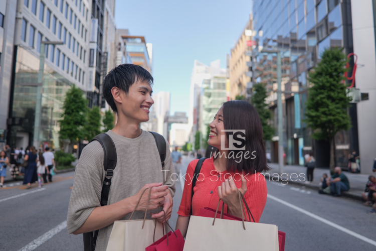 couple shopping in Ginza (23)