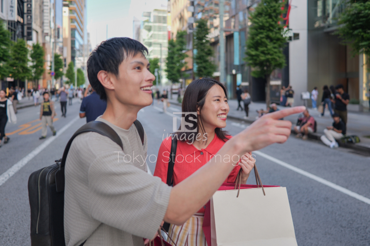 couple shopping in Ginza (24)