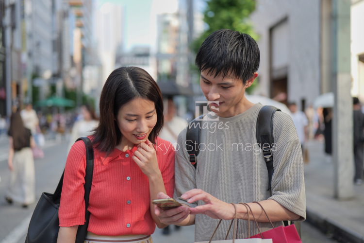 couple shopping in Ginza (25)