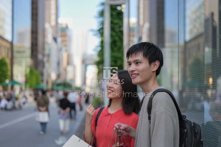 couple shopping in Ginza (32)