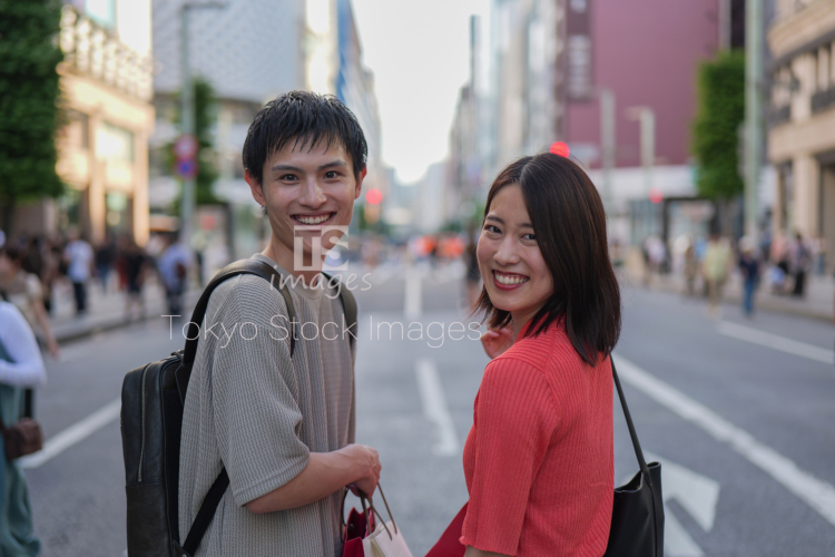 couple shopping in Ginza (37)